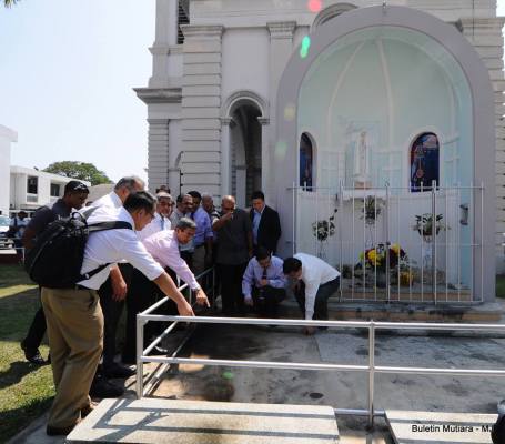 Guan Eng melawat gereja di Pulau Pinang yang diserang molotov cocktail