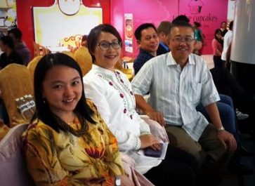 Hannah, Elizabeth and Lee Hwa Beng, the MCA former 3-term Adun for Subang Jaya