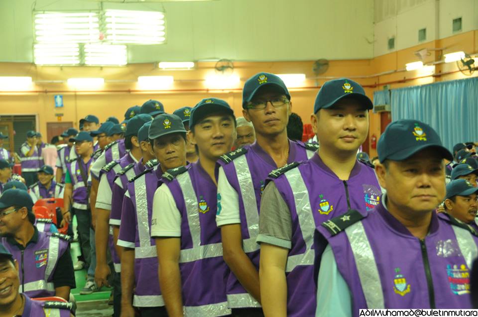 Guan Eng's purple shirts and personality cultism  Helen Ang