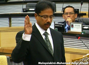 Senator Waytha taking his oath of office